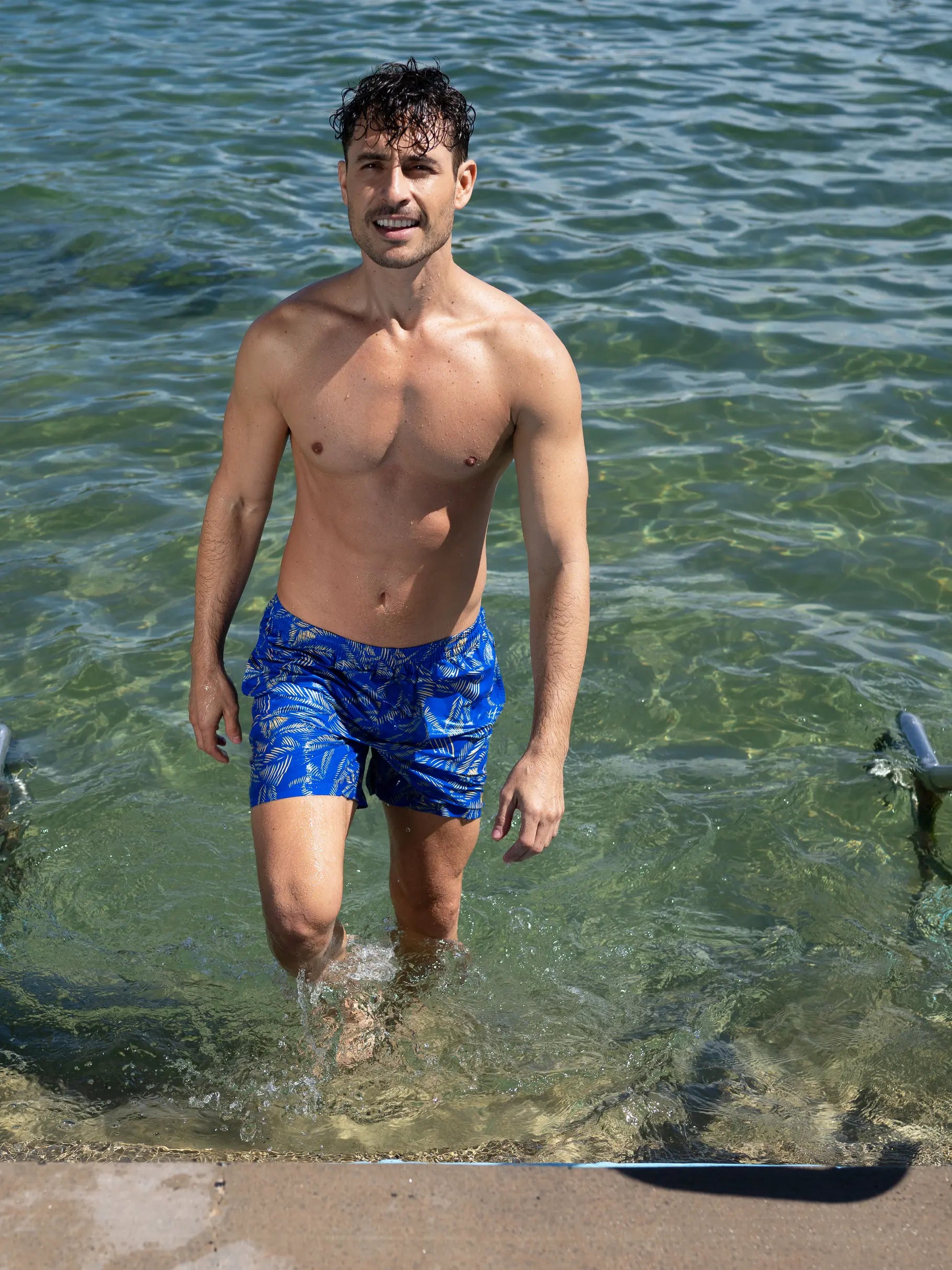 Mens Leaf 16 Inch Water Shorts