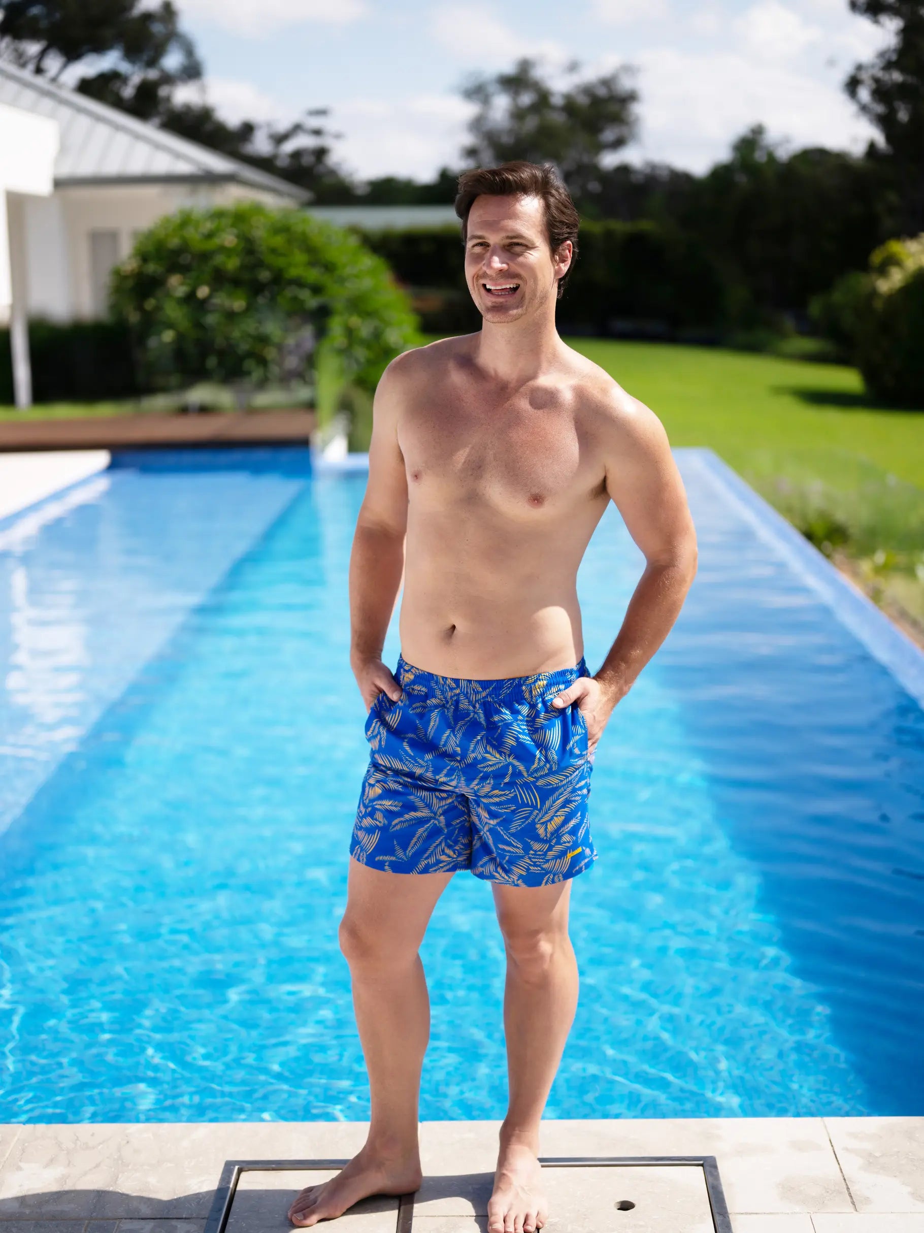Mens Leaf 16 Inch Water Shorts